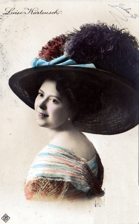 colourised postcard photograph of Luise Karlousch